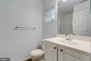 23092 Fontwell Square, Sterling, VA 20166 - Photo 32