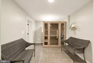 45383 Persimmon Ln, Sterling, VA 20165 - Photo 42