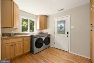 45383 Persimmon Ln, Sterling, VA 20165 - Photo 16