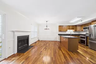 216 Finchingfield Ct, Sterling, VA 20165 - Photo 4