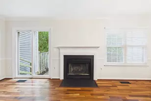 216 Finchingfield Ct, Sterling, VA 20165 - Photo 6