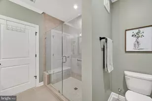 21914 Hawksbill High Cir, Sterling, VA 20164 - Photo 36