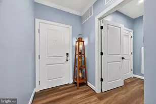 21914 Hawksbill High Cir, Sterling, VA 20164 - Photo 10