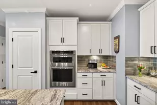 21914 Hawksbill High Cir, Sterling, VA 20164 - Photo 18