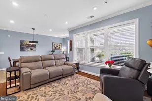 21914 Hawksbill High Cir, Sterling, VA 20164 - Photo 24