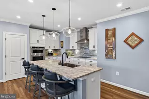 21914 Hawksbill High Cir, Sterling, VA 20164 - Photo 14