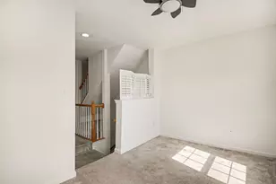 26065 Lands End Dr, Chantilly, VA 20152 - Photo 8