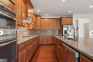 42852 Edgegrove Heights Terrace, Ashburn, VA 20148 - Photo 6