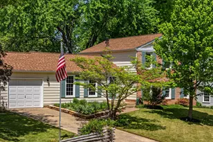 1119 Bradfield Dr SW, Leesburg, VA 20175 - Photo 4