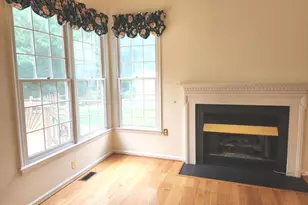 21218 Edgewood Ct, Sterling, VA 20165 - Photo 8