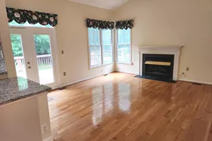 21218 Edgewood Ct, Sterling, VA 20165 - Photo 10