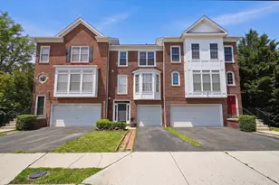 25203 Dunvegan Square, Chantilly, VA 20152 - Photo 1