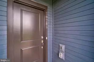 20285 Newfoundland Sq, Ashburn, VA 20147 - Photo 2