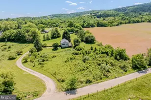 35339 Appalachian Trl Rd, Round Hill, VA 20141 - Photo 2