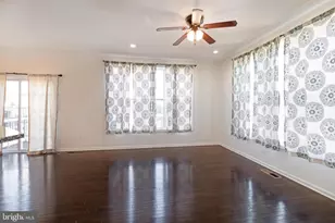 23409 Berkeley Meadows Dr, Ashburn, VA 20148 - Photo 6