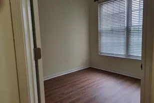 42604 Pine Forest Dr, Chantilly, VA 20152 - Photo 2