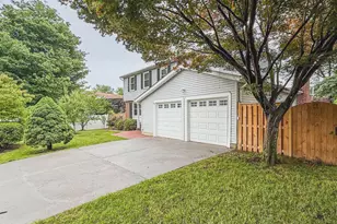 107 Appletree Dr NE, Leesburg, VA 20176 - Photo 6