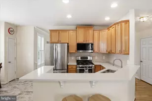 25352 Ripleys Field Dr, Chantilly, VA 20152 - Photo 4