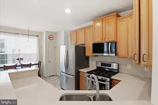 25352 Ripleys Field Dr, Chantilly, VA 20152 - Photo 6