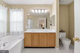 25352 Ripleys Field Dr, Chantilly, VA 20152 - Photo 20