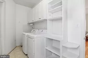25352 Ripleys Field Dr, Chantilly, VA 20152 - Photo 16