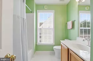 25352 Ripleys Field Dr, Chantilly, VA 20152 - Photo 24