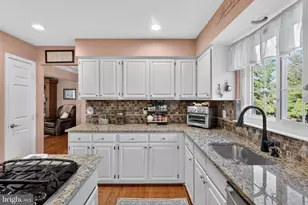 108 Bethal Ct SW, Leesburg, VA 20175 - Photo 4