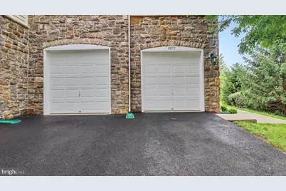 42371 Trellis Square, Brambleton, VA 20148 - Photo 4