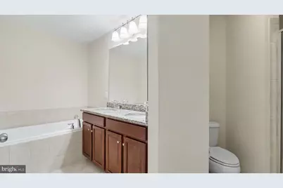 42371 Trellis Square, Brambleton, VA 20148 - Photo 32