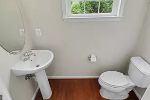 42371 Trellis Square, Brambleton, VA 20148 - Photo 32