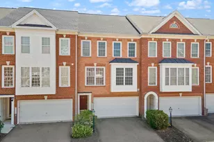21776 Ladyslipper Sq, Ashburn, VA 20147 - Photo 4