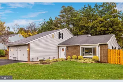 236 E Juniper Avenue, Sterling, VA 20164 - Photo 2