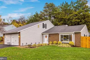 236 E Juniper Ave, Sterling, VA 20164 - Photo 2
