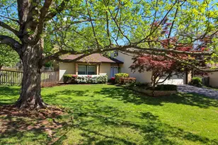 20 Running Brook Ln, Sterling, VA 20164 - Photo 4