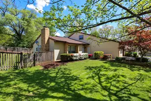 20 Running Brook Ln, Sterling, VA 20164 - Photo 12