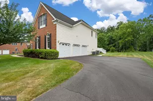 23353 Lennoxville Way, Sterling, VA 20166 - Photo 4