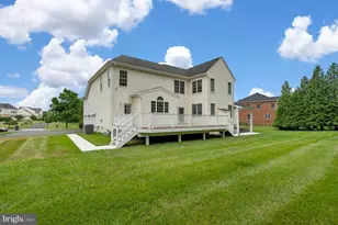 23353 Lennoxville Way, Sterling, VA 20166 - Photo 32