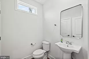 42086 Picasso Sq, Brambleton, VA 20148 - Photo 6