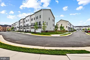 42086 Picasso Sq, Brambleton, VA 20148 - Photo 26