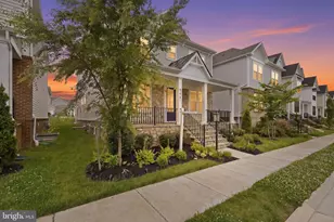 41961 Blair Woods Dr, Brambleton, VA 20148 - Photo 2
