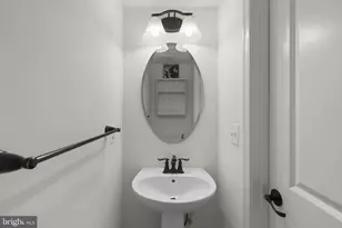 41690 McMonagle Square, Aldie, VA 20105 - Photo 28
