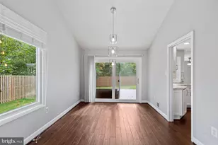 126 Hopeland Ln, Sterling, VA 20164 - Photo 10