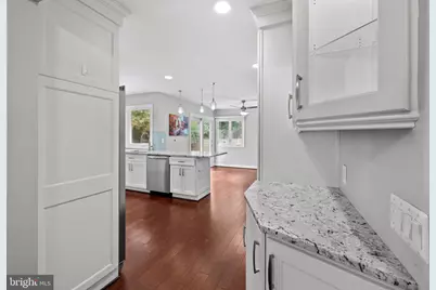 126 Hopeland Lane, Sterling, VA 20164 - Photo 4