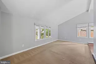 126 Hopeland Ln, Sterling, VA 20164 - Photo 8