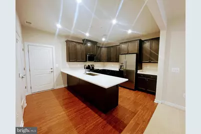 20271 Newfoundland Square #1-102, Ashburn, VA 20147 - Photo 6