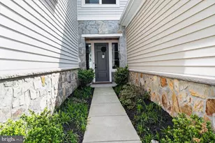 42747 Cushing Terrace, Ashburn, VA 20148 - Photo 2