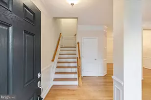 19449 Coppermine Sq, Leesburg, VA 20176 - Photo 2