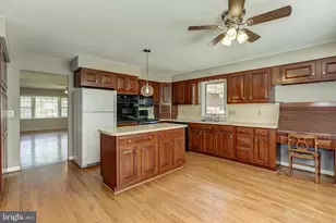 4 Cinnamon Fern Rd, Round Hill, VA 20141 - Photo 8