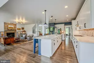 18120 Ridgewood Pl, Round Hill, VA 20141 - Photo 6