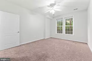 24701 Byrne Meadow Square, Aldie, VA 20105 - Photo 14